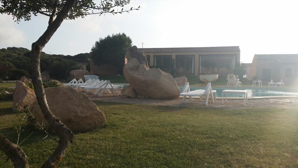 Hotel Ristorante La Tana Di Li Mazzoni Trinita d'Agultu e Vignola Exterior photo
