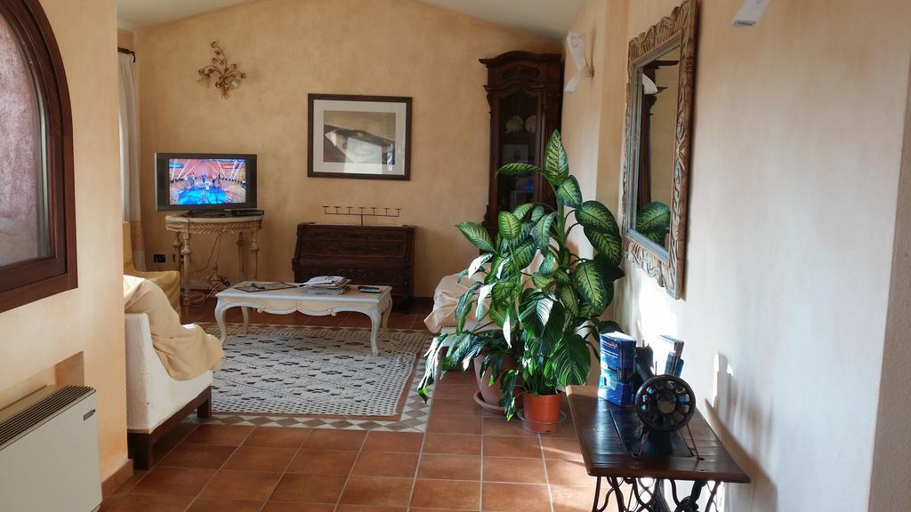 Hotel Ristorante La Tana Di Li Mazzoni Trinita d'Agultu e Vignola Exterior photo