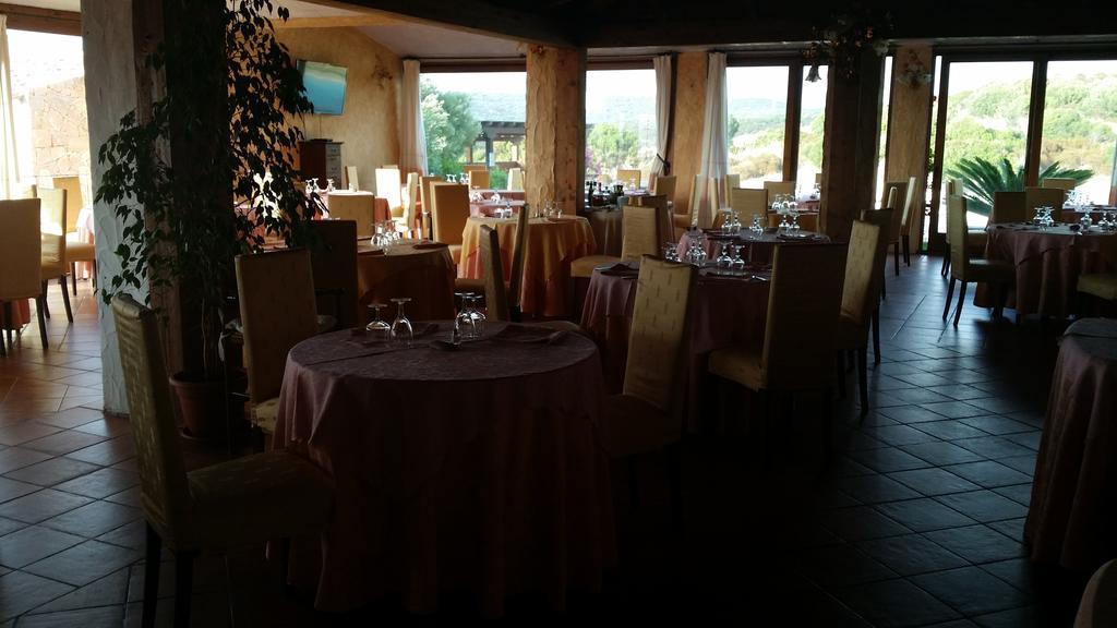 Hotel Ristorante La Tana Di Li Mazzoni Trinita d'Agultu e Vignola Exterior photo